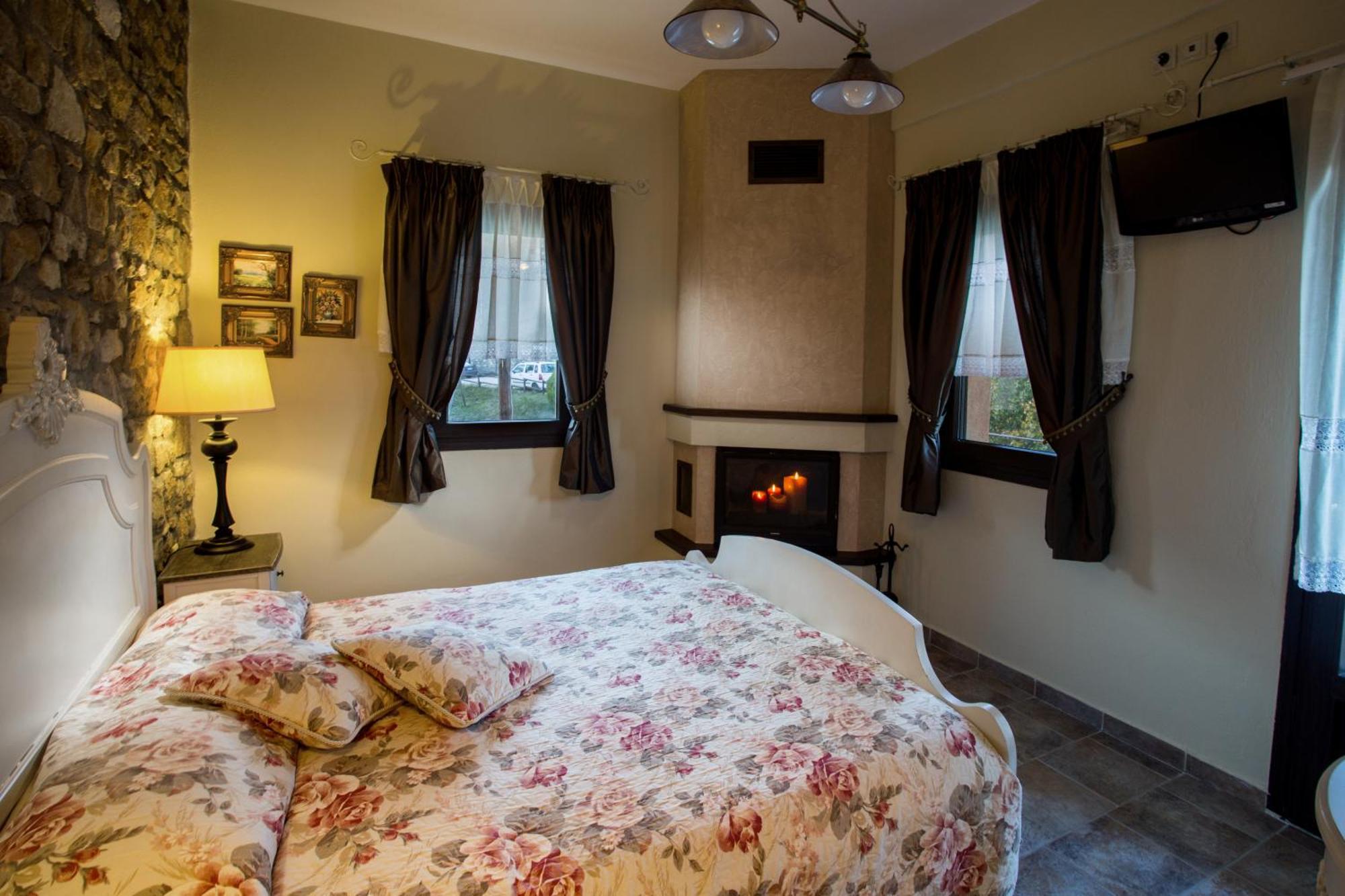 Atrion Highland Hotel Елатохори Стая снимка